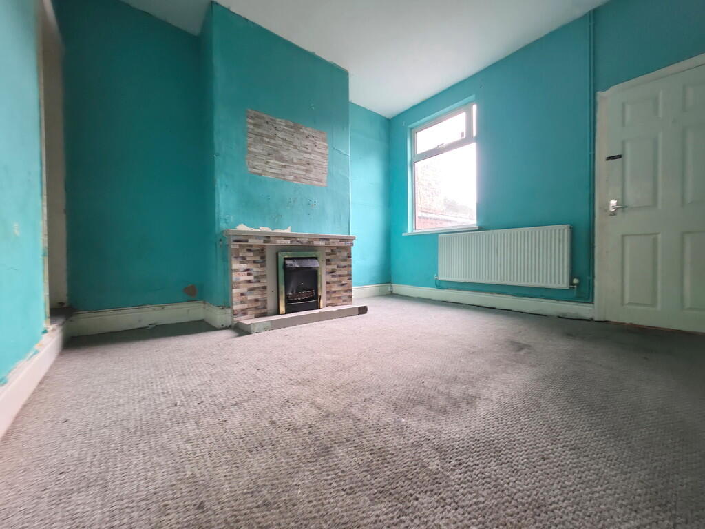 House in Stoke-on-Trent - More