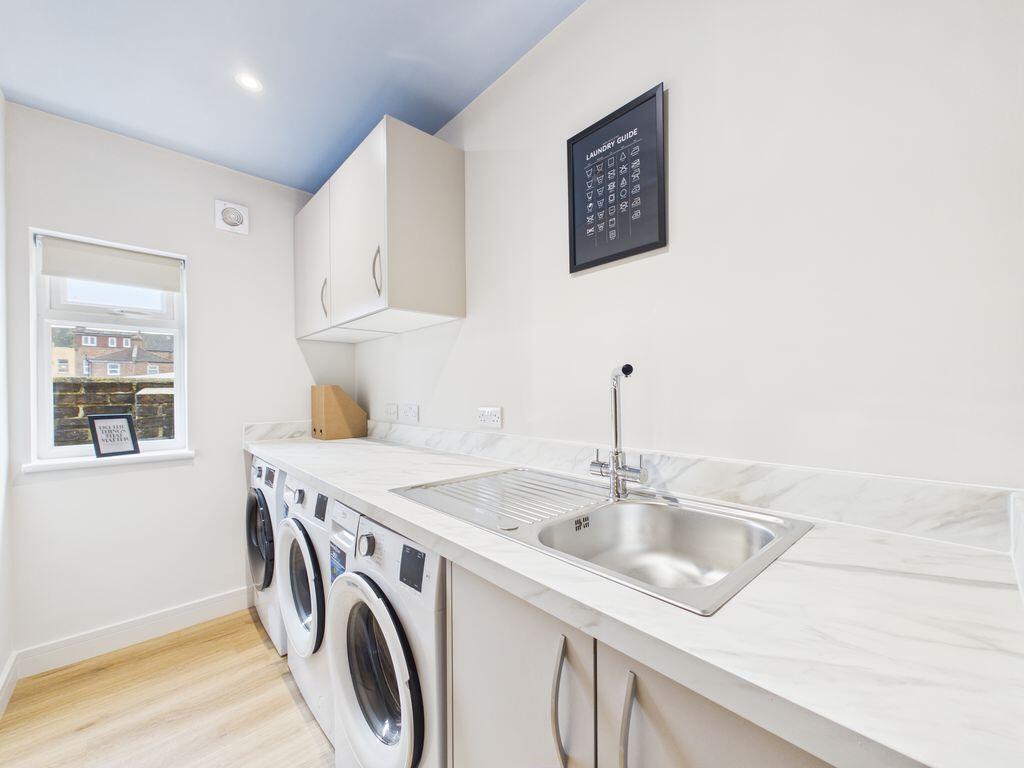 Apartment in Portsmouth - More