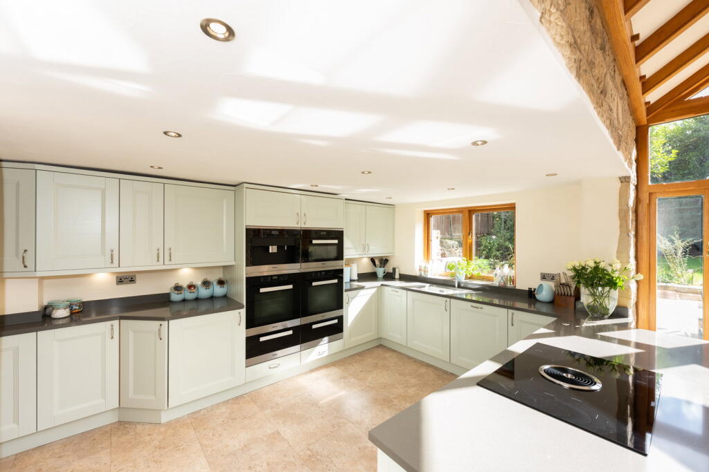 House in Wakefield - View 4
