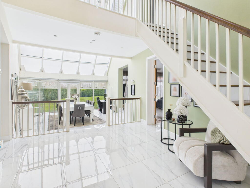 Freshwater Drive, Weston, Crewe, CW2 5GR Offers Over £900,000 photo 3
