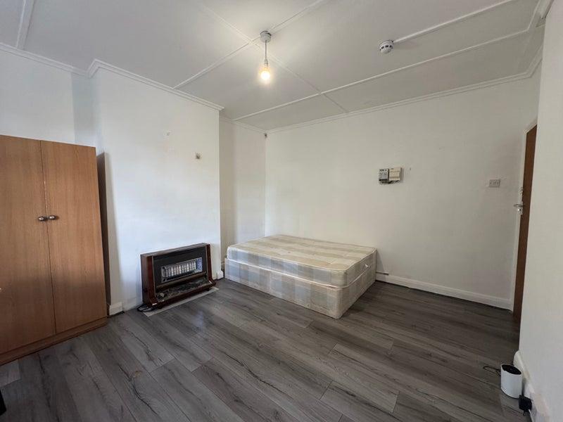 Main image of property: Cheam Road, Epsom