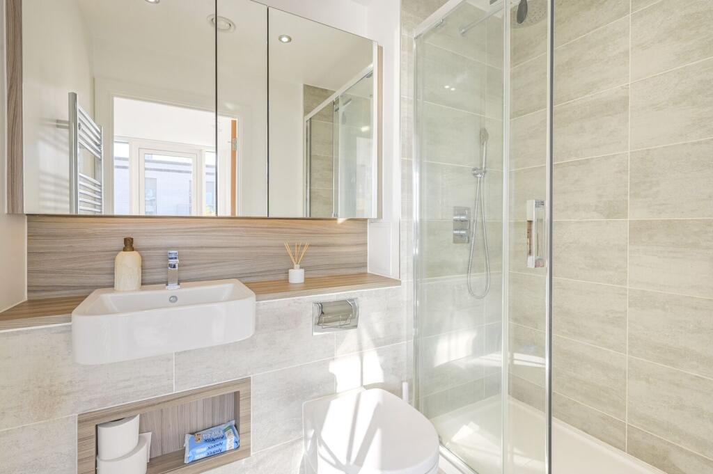 Apartment in London - View 3