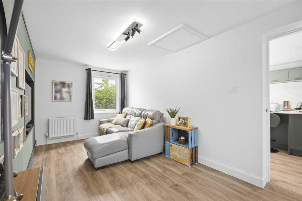 House in Milton Keynes, Monkston, Kents Hill, Monkston and Brinklow - More