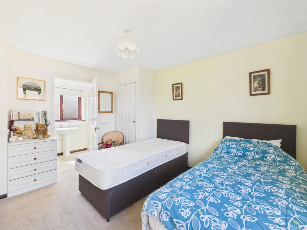 House in Northampton - View 5