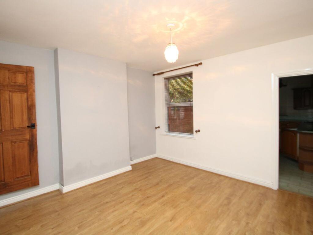 House in Nuneaton and Bedworth, Chilvers Coton - More