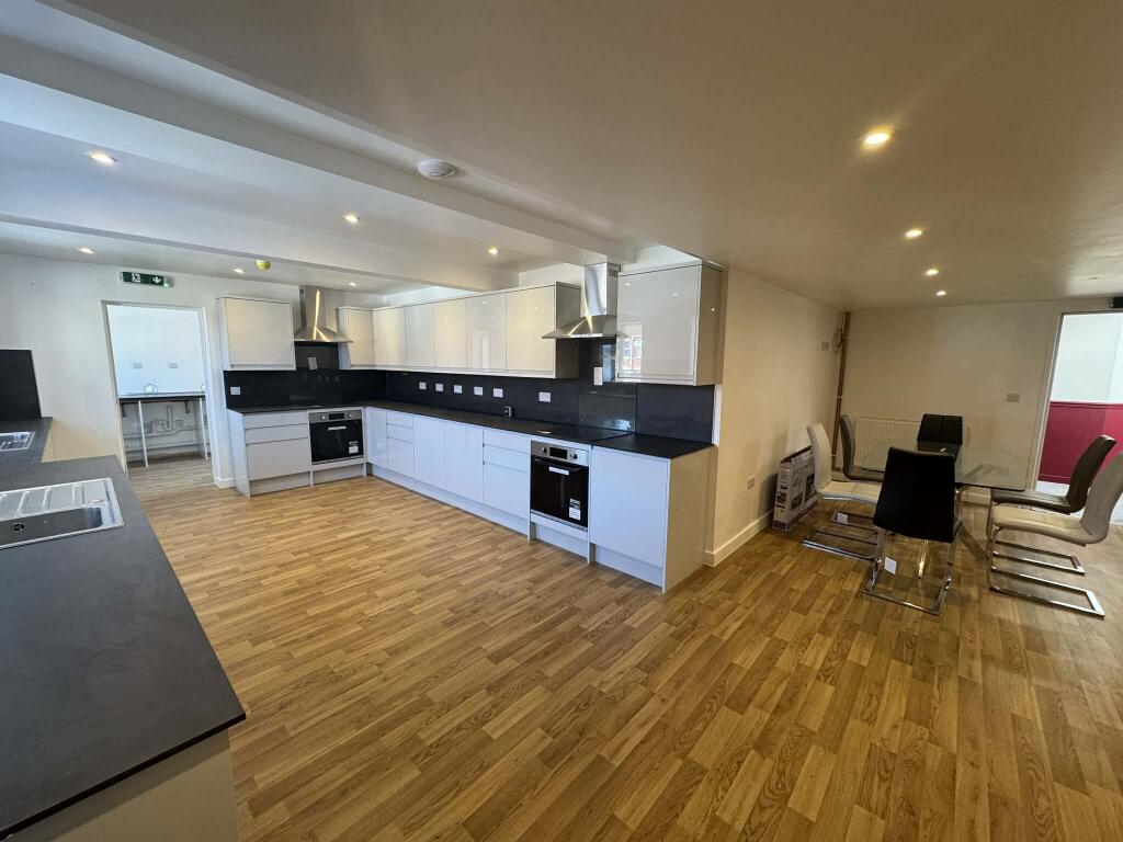 House in Bath - View 5