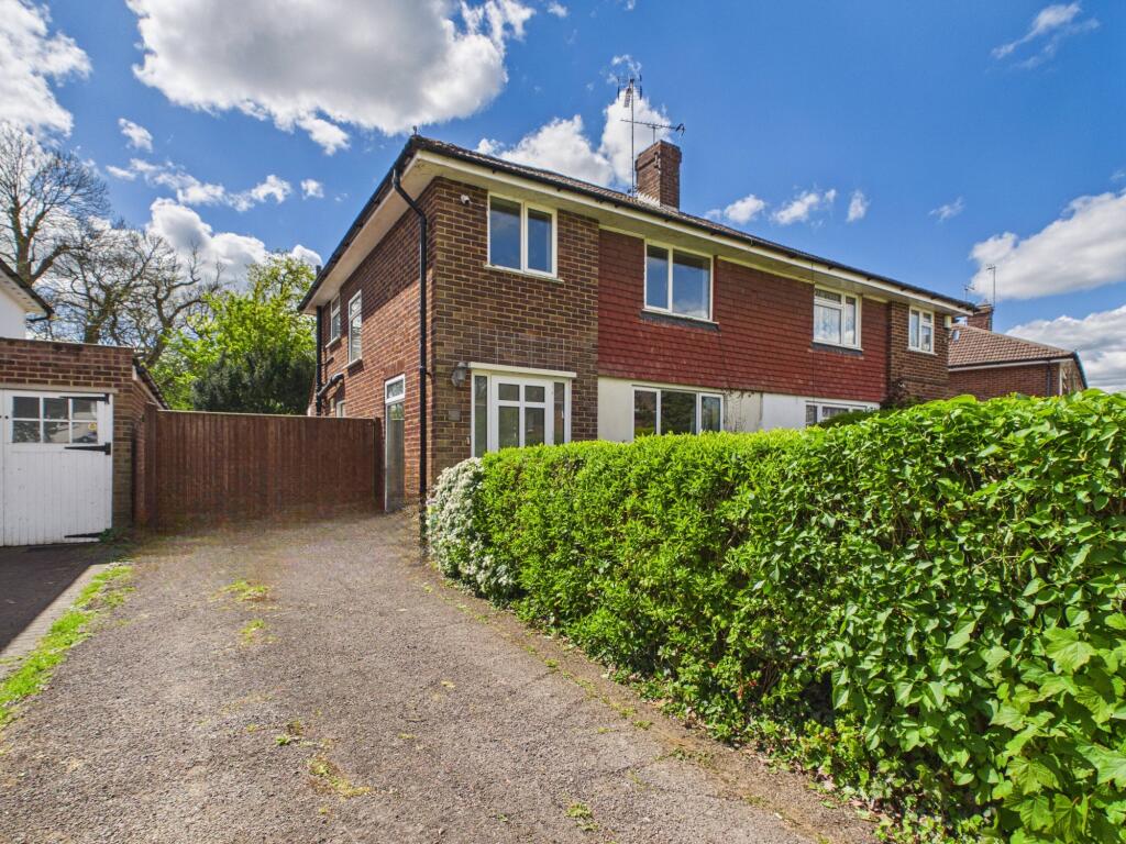 Main image of property: Fairway Avenue, Tilehurst, Reading, RG30