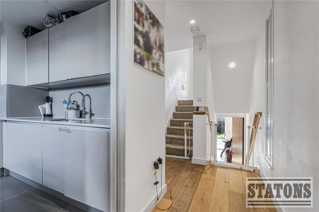 House in London, Underhill, High Barnet - More