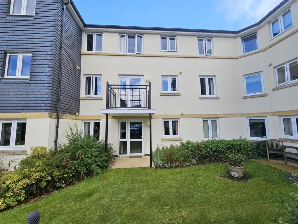 Abbey Rise, Tavistock photo 2