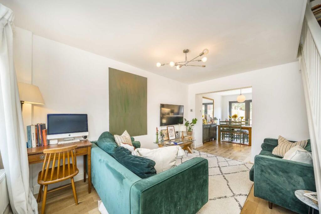 House in Croydon - View 4