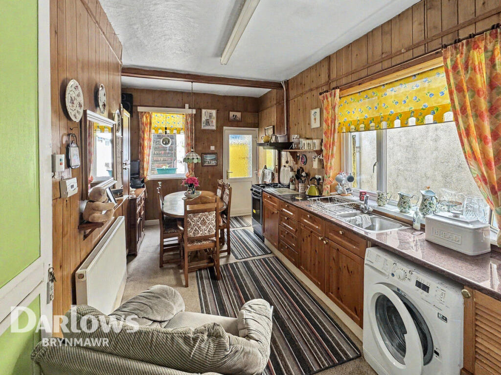 Gwern Berthi Road, Abertillery photo 5