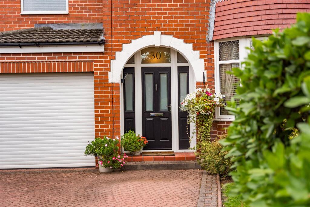 Chestnut Drive, Sale photo 2