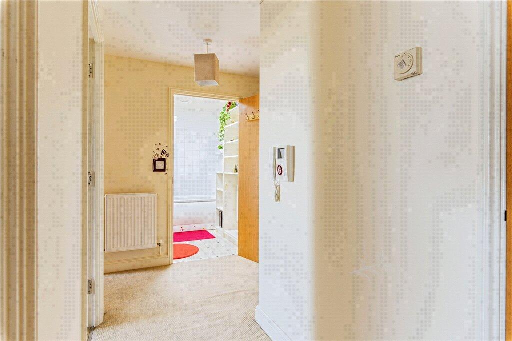 Apartment in London - View 3
