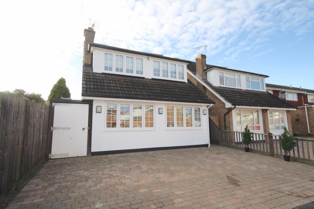 5-bed house on Viking Way, Pilgrims Hatch, Brentwood, £575,000