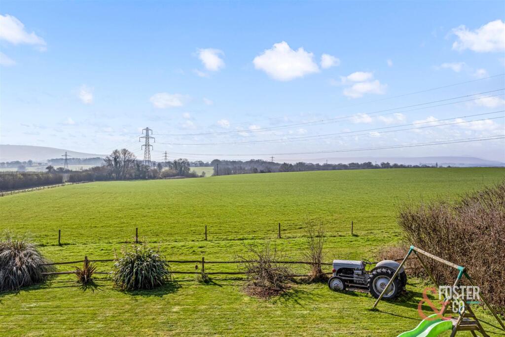Brighton Road, Henfield photo 3
