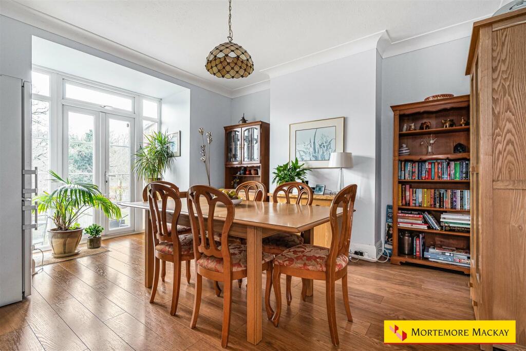 House in London - View 5