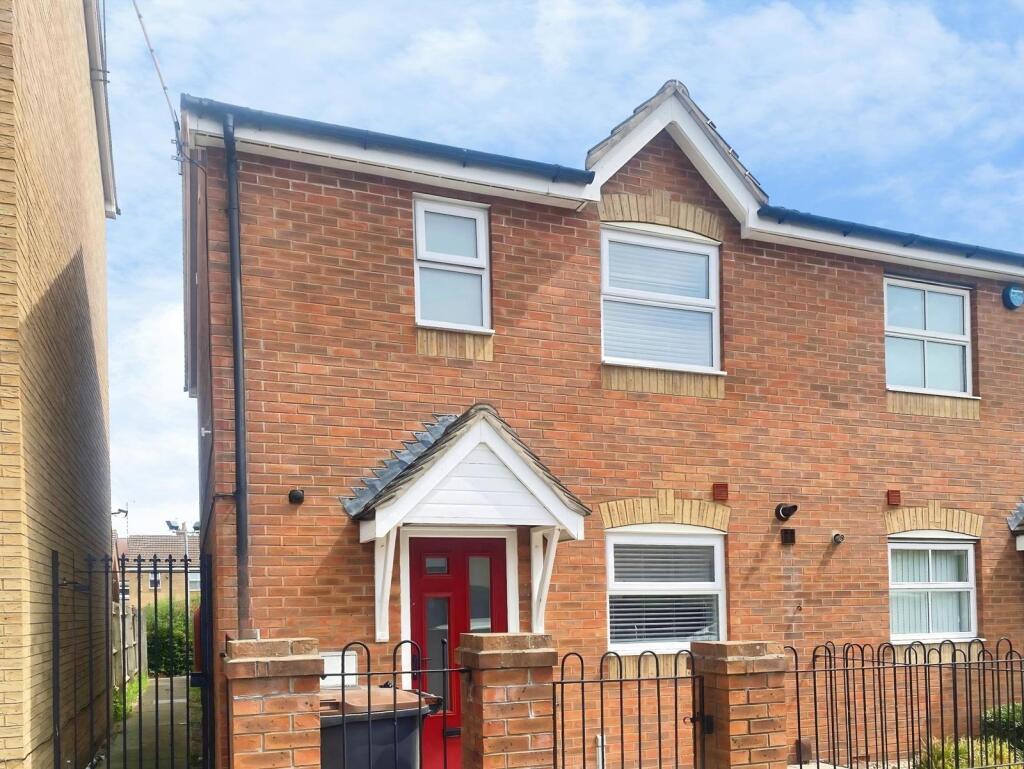 Main image of property: Marlborough Road, Nuneaton, Warwickshire, CV11