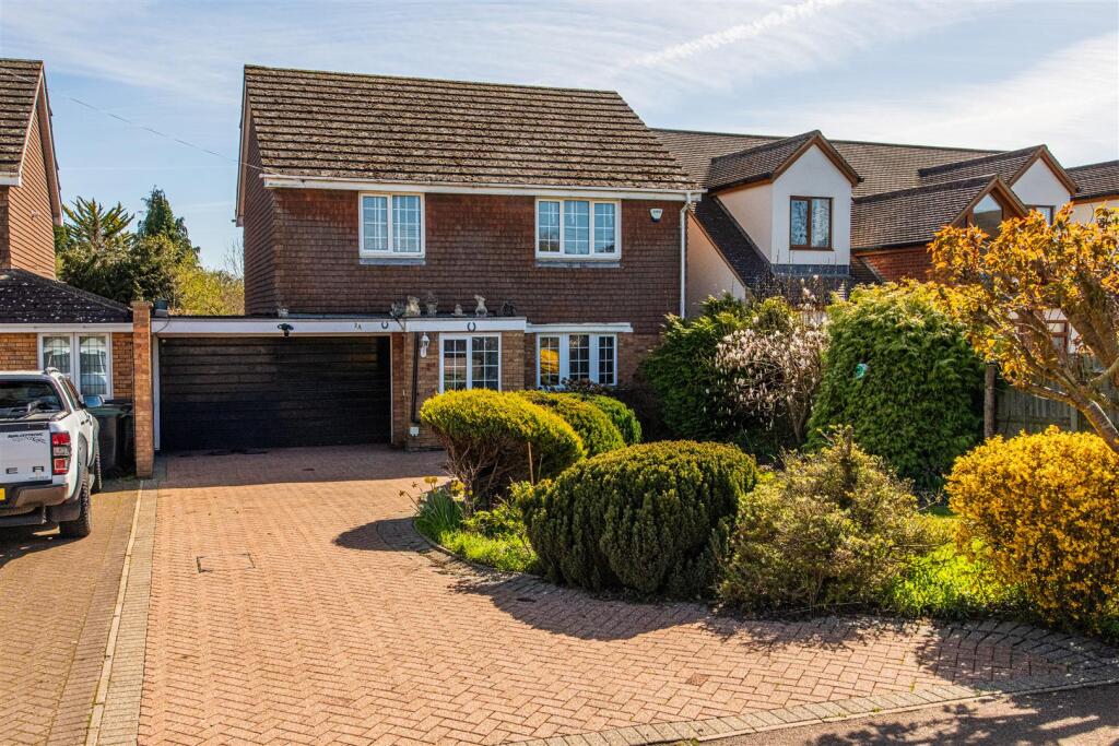 Main image of property: Avenue Road, Rushden