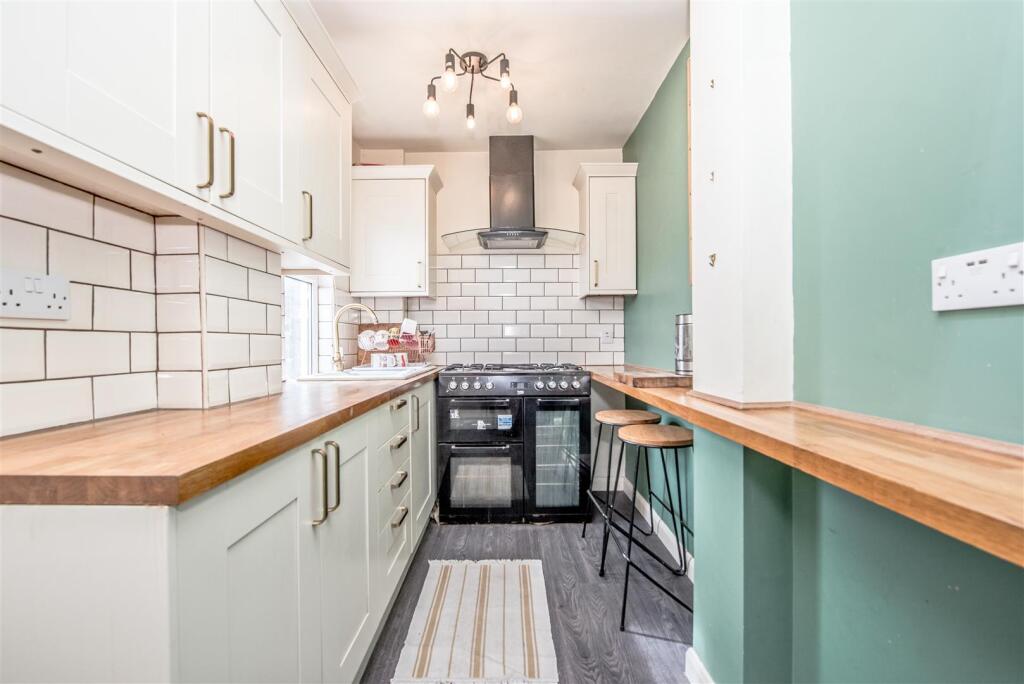 House in Leeds, Green Hill, Wortley - View 4