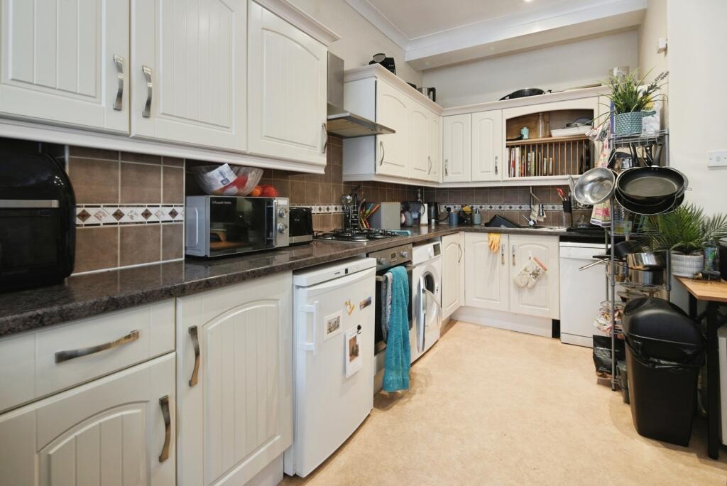 Apartment in Brighton - View 3