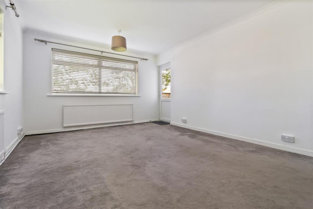 Apartment in Worthing, Goring-by-Sea - View 2