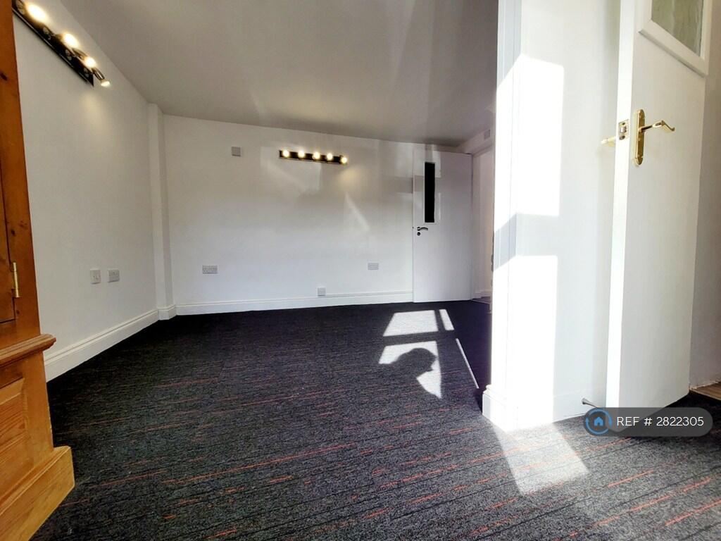 Main image of property: Liverpool Road, Manchester, M44