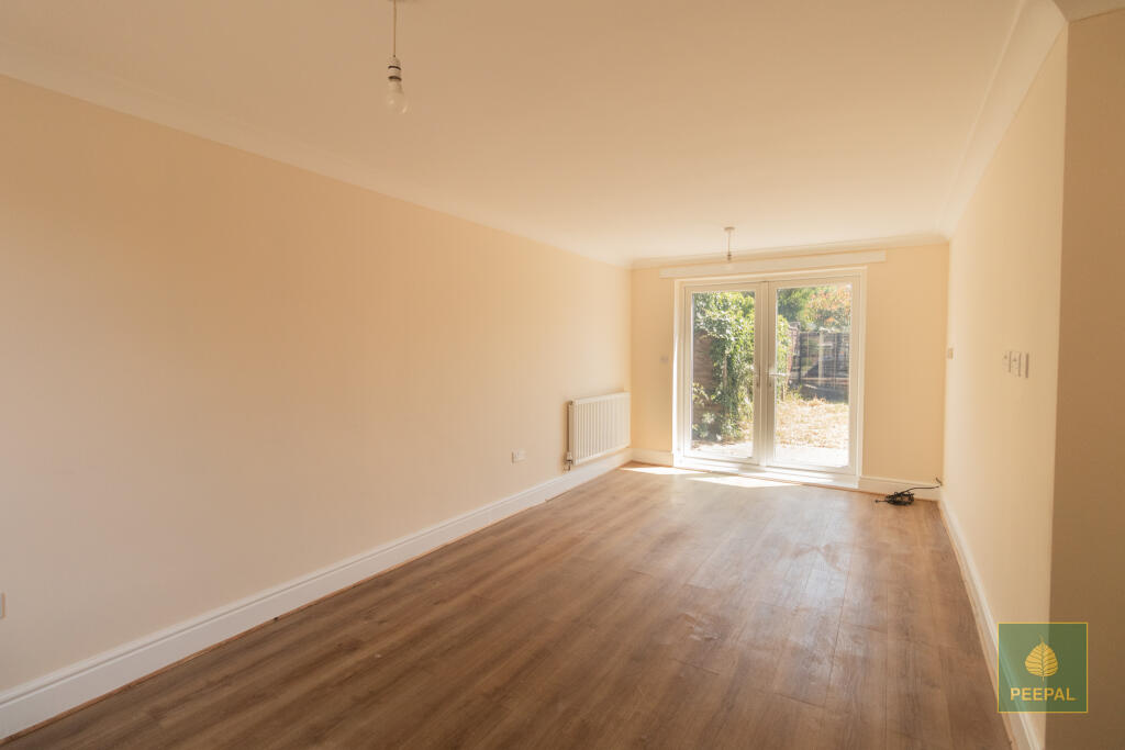 House in Rushmoor, North Town - View 5