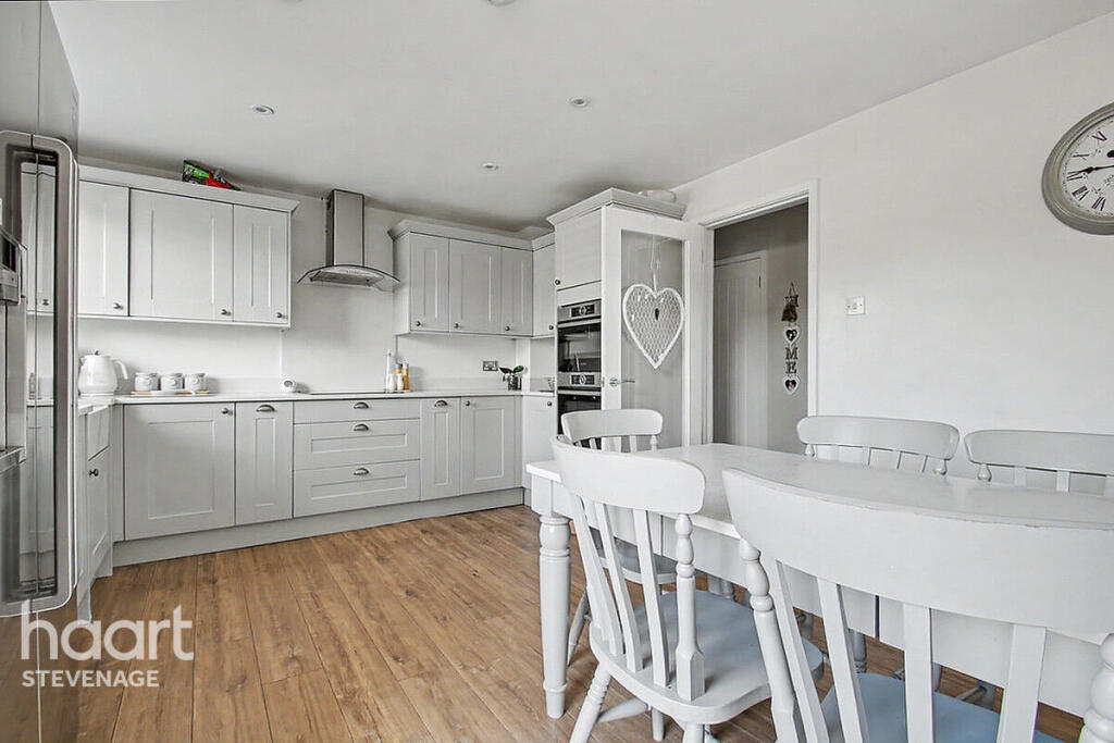 House in Stevenage, Pin Green - View 4