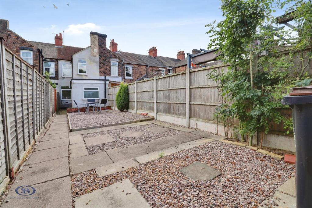 House in Stoke-on-Trent - View 4