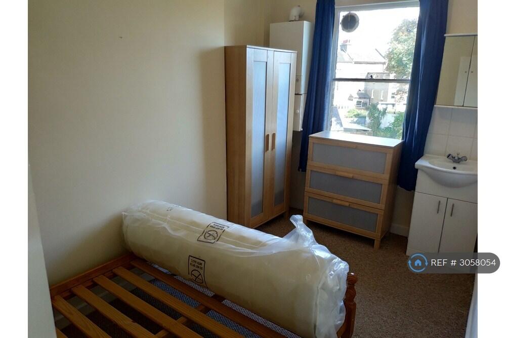 Apartment in London - View 2