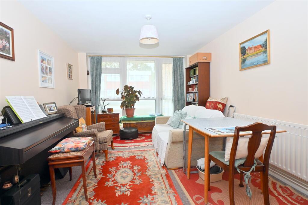House in Eastbourne, East Sussex - View 3