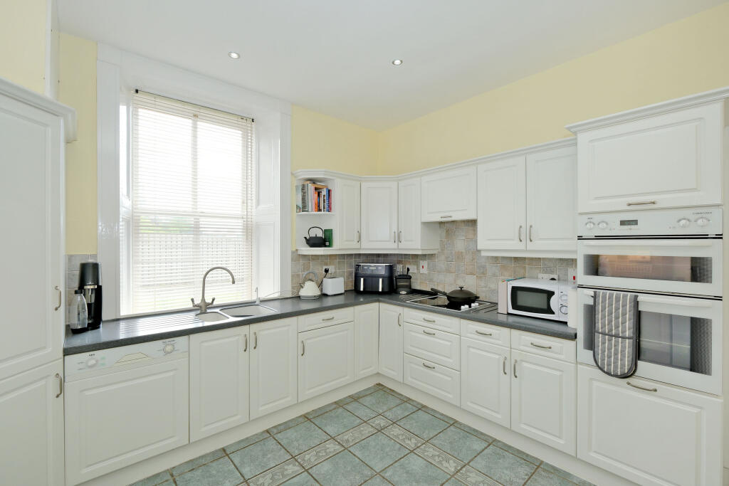 Apartment in Aberdeen, Aberdeenshire - View 5