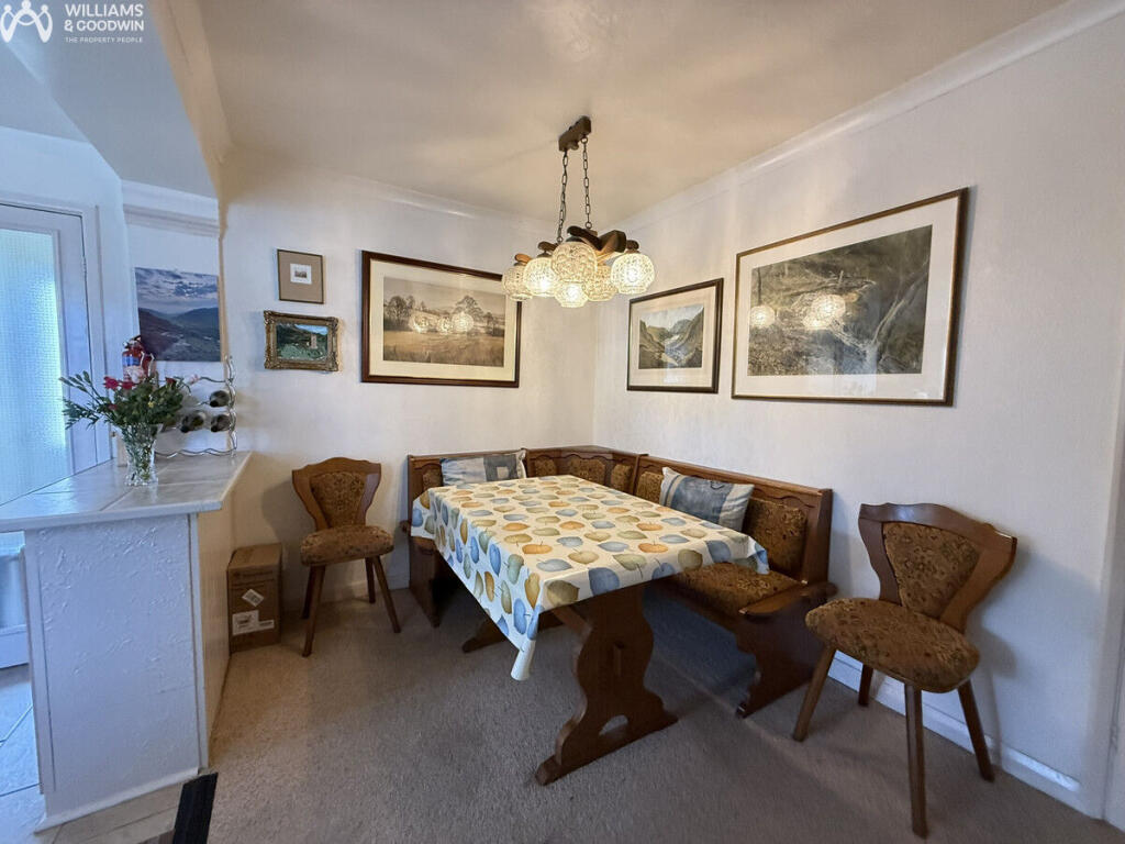Gwalchmai, Holyhead, LL65 photo 4