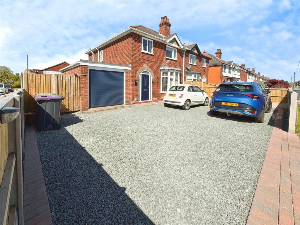 Main image of property: Lincoln Road, North Hykeham, Lincoln, Lincolnshire, LN6