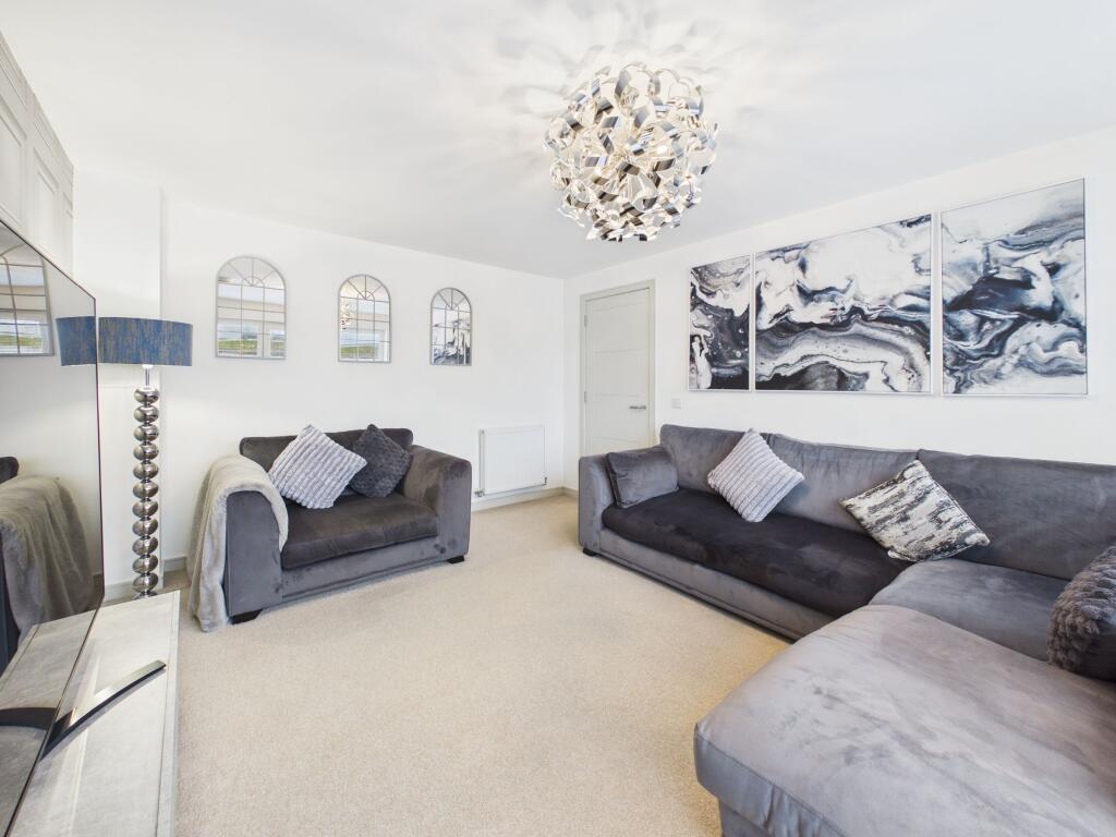 Daks Place, Larkhall photo 3