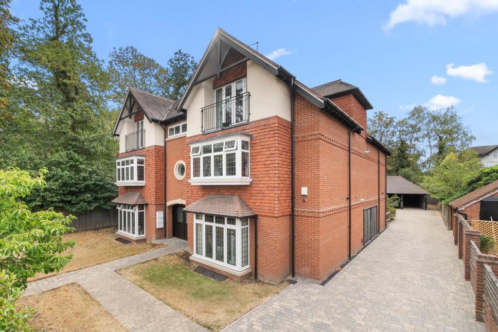 Main image of property: Parvis Road, West Byfleet, Surrey, KT14
