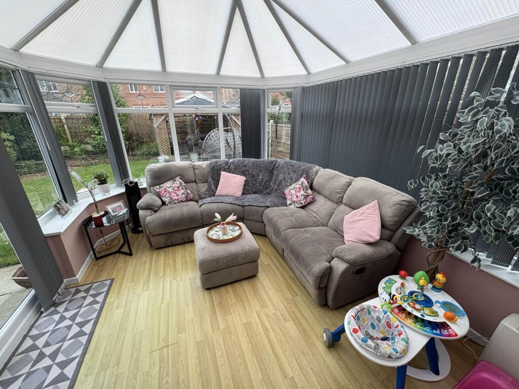 51 Cairnwell Road, Oldham, OL9 9DG photo 4