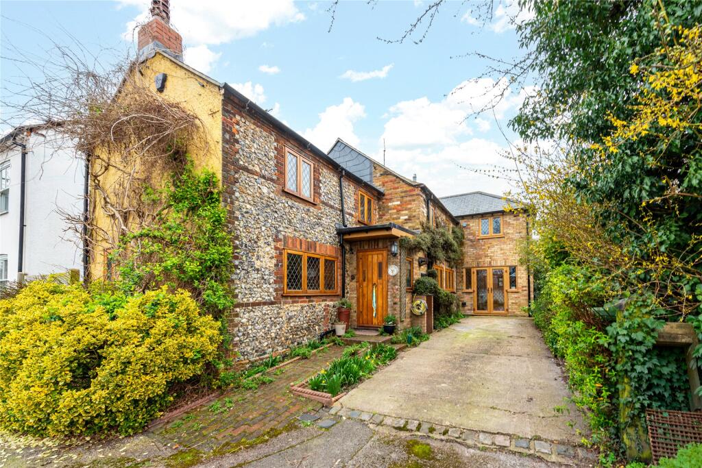 Main image of property: Station Road, Princes Risborough, Buckinghamshire, HP27