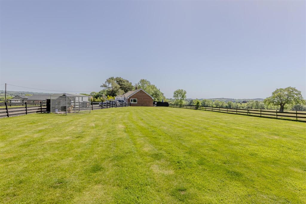 House in Staffordshire Moorlands, Kingsley - View 4