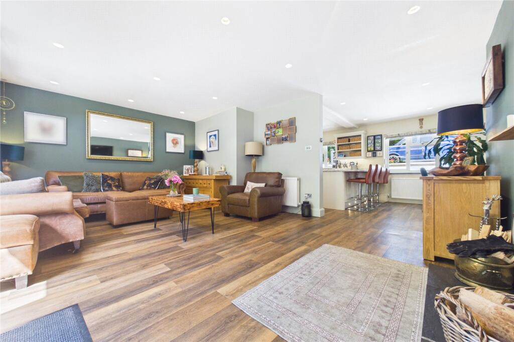 House in Burghfield Common, Burghfield - View 3