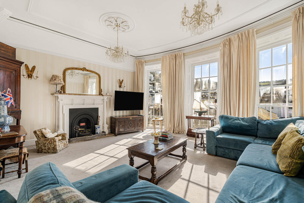 3-bed flat on Market Street, Dartmouth, £395,000