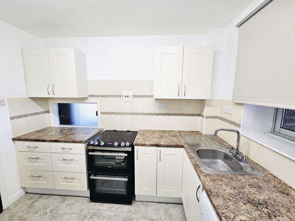 Apartment in Harrow - View 5