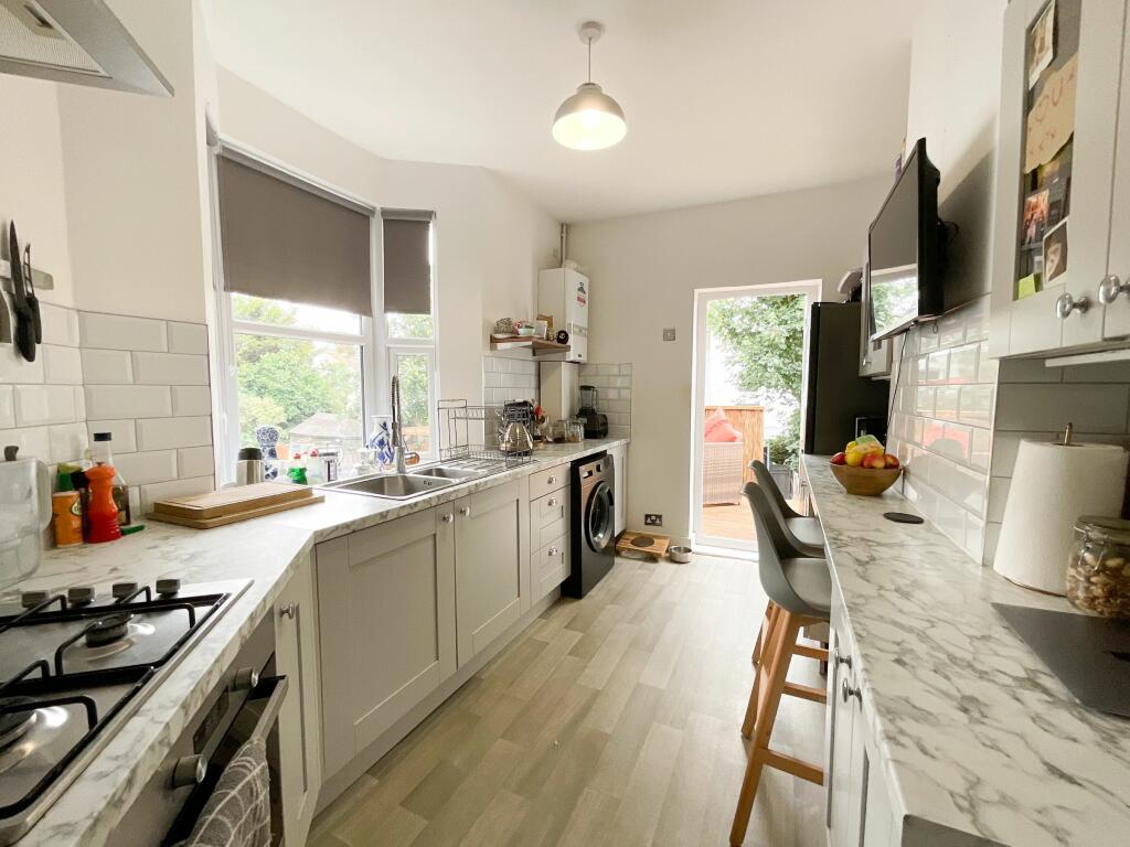 Apartment in Southend-on-Sea, Essex - View 5