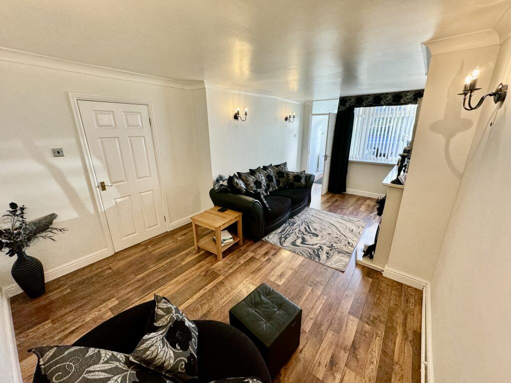 House in Dudley, West Midlands - More