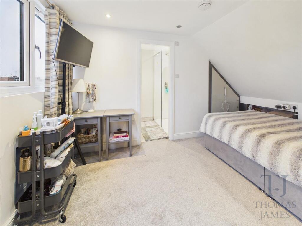 House in Rushcliffe, Ruddington - More
