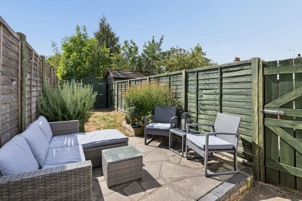 House in Luton - View 3