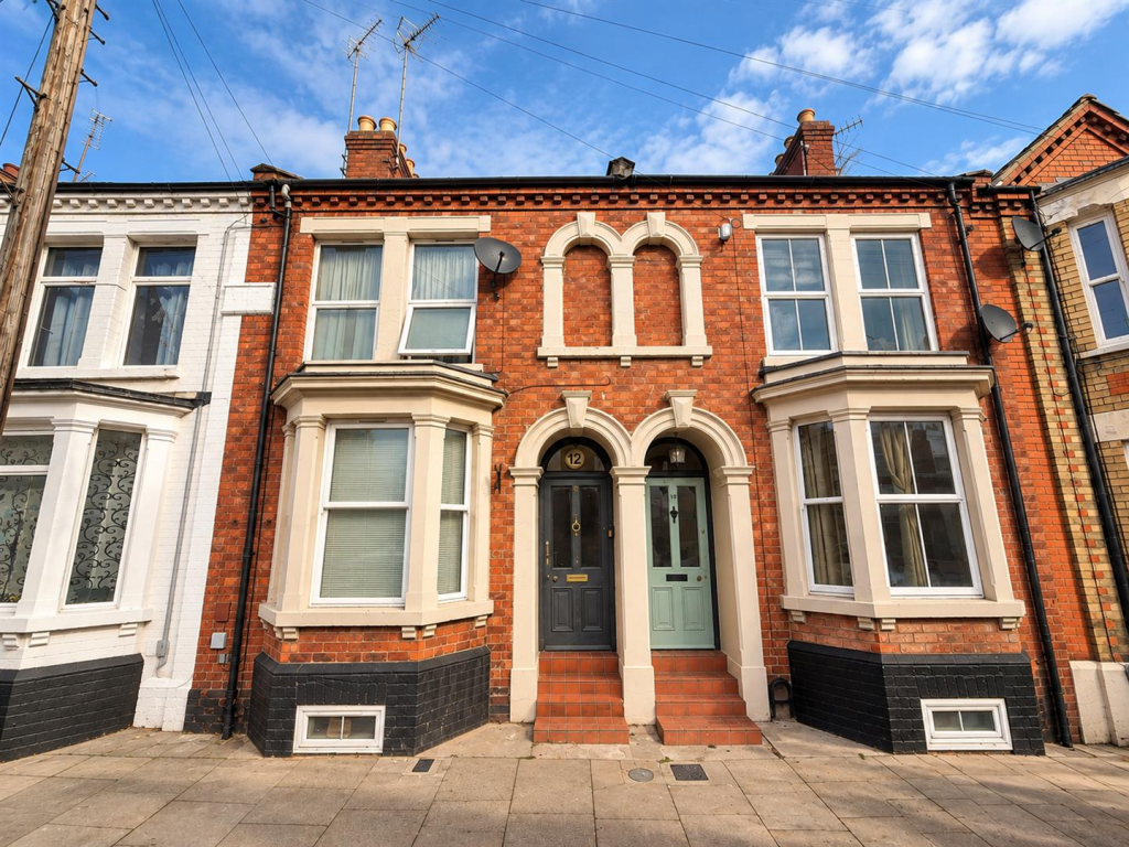 2-bed terraced on NN1 3QE, Burns Street, The Mounts, £225,000