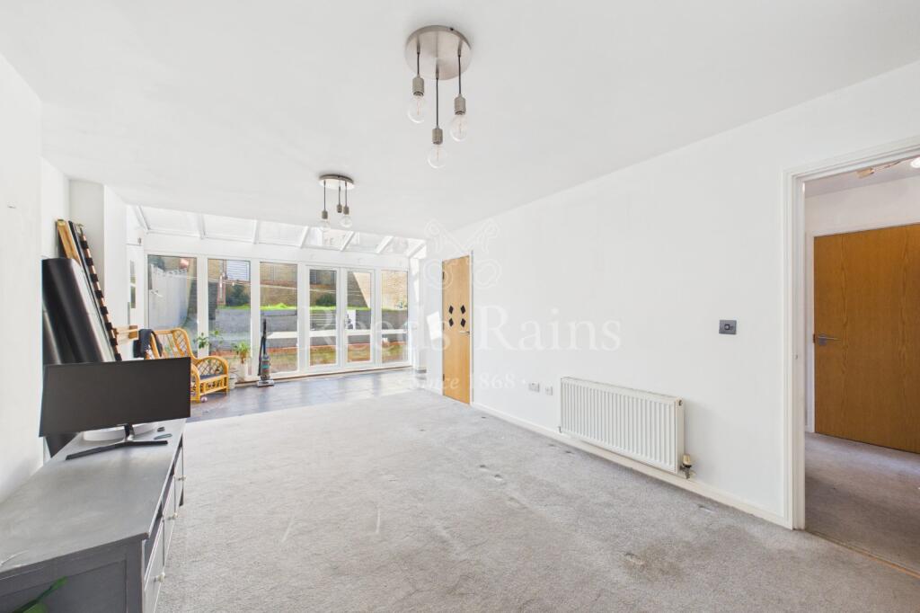 Waterstone Way, Greenhithe, Kent, DA9 photo 3