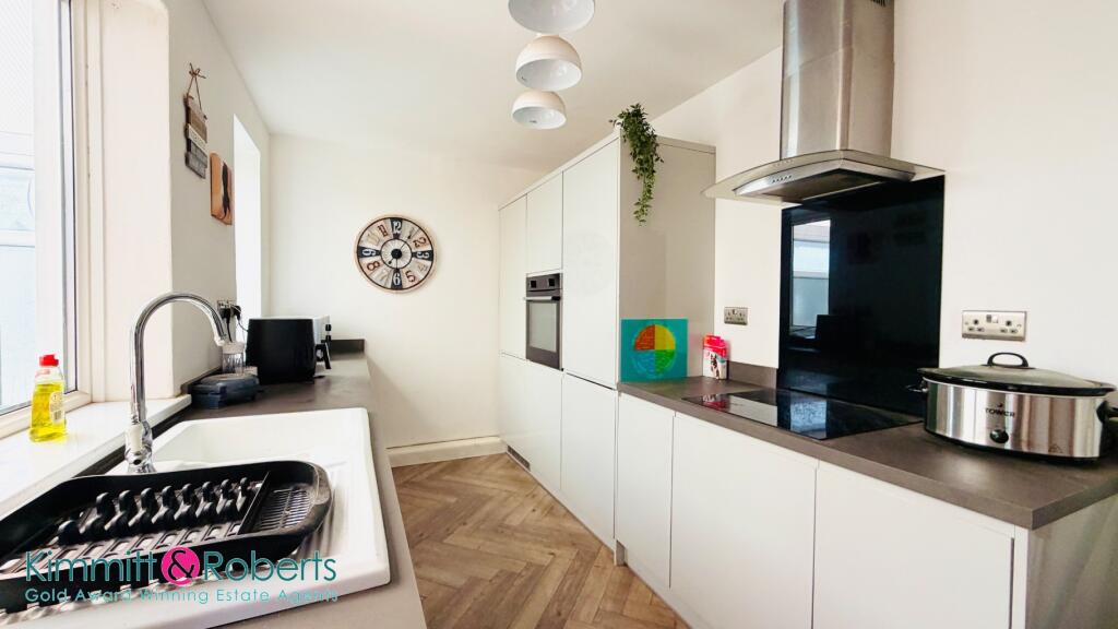 Seaton Crescent, Seaham, Durham, SR7 0JW photo 3