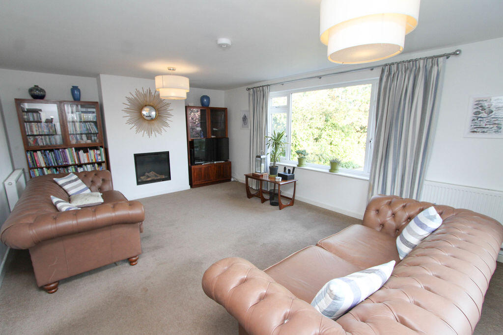 The Avenue, Clevedon photo 2